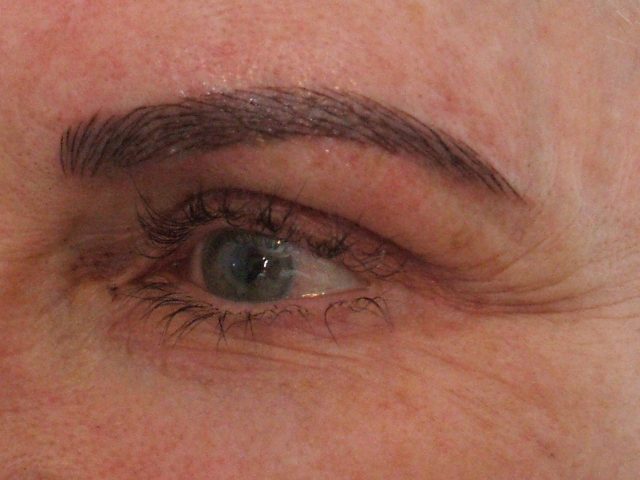 Eyebrow Microblading